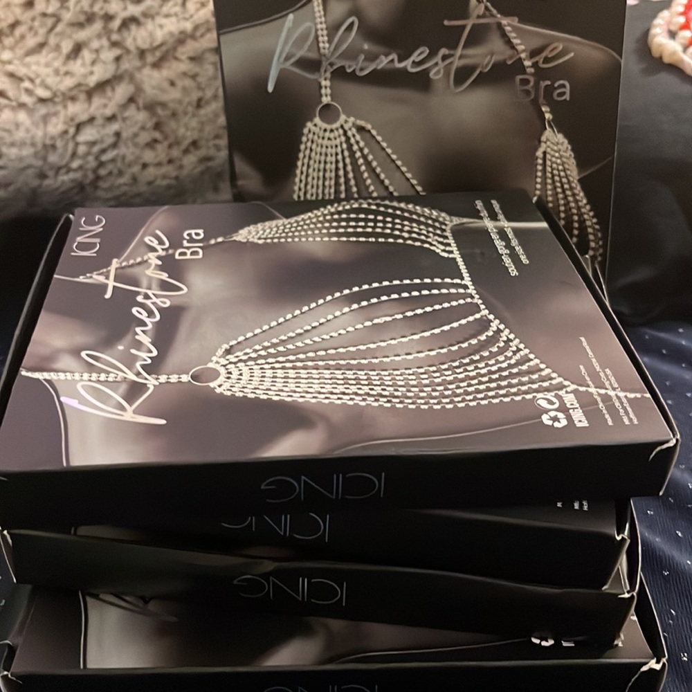 Rhinestone Bras - Picture 4 of 5